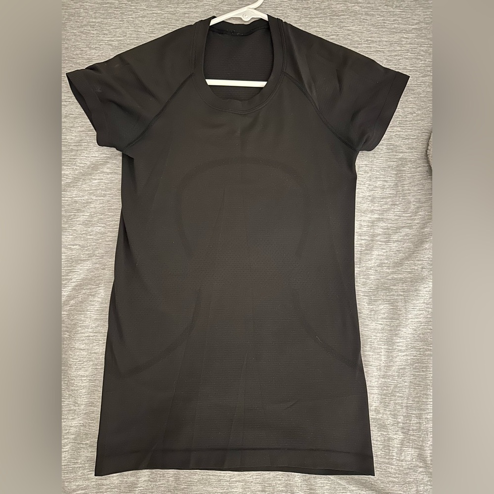 Black lulu swiftly tech